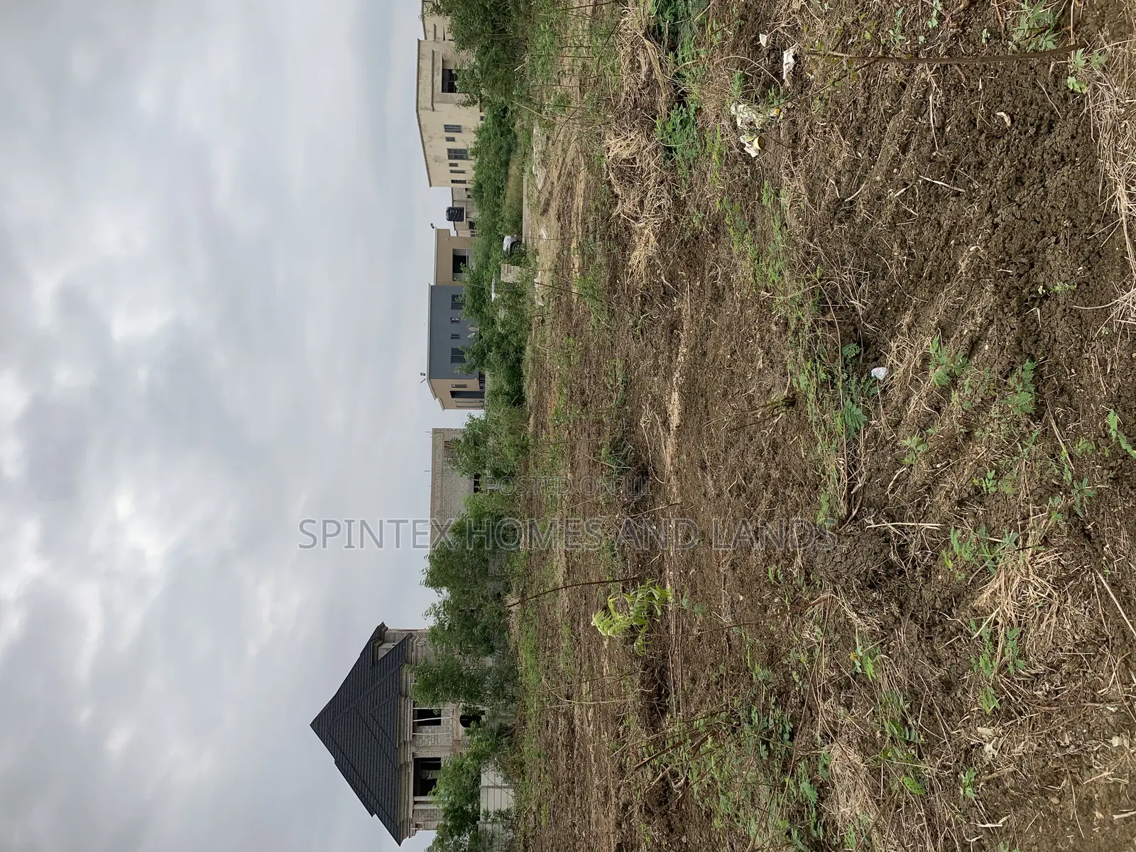 Plot for at Jubile Gate In, Size 70/100