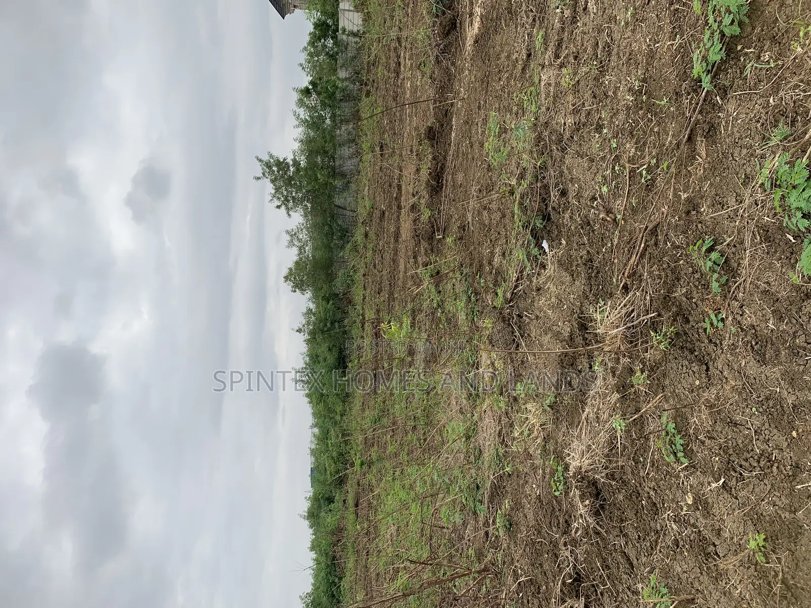 Plot for at Jubile Gate In, Size 70/100