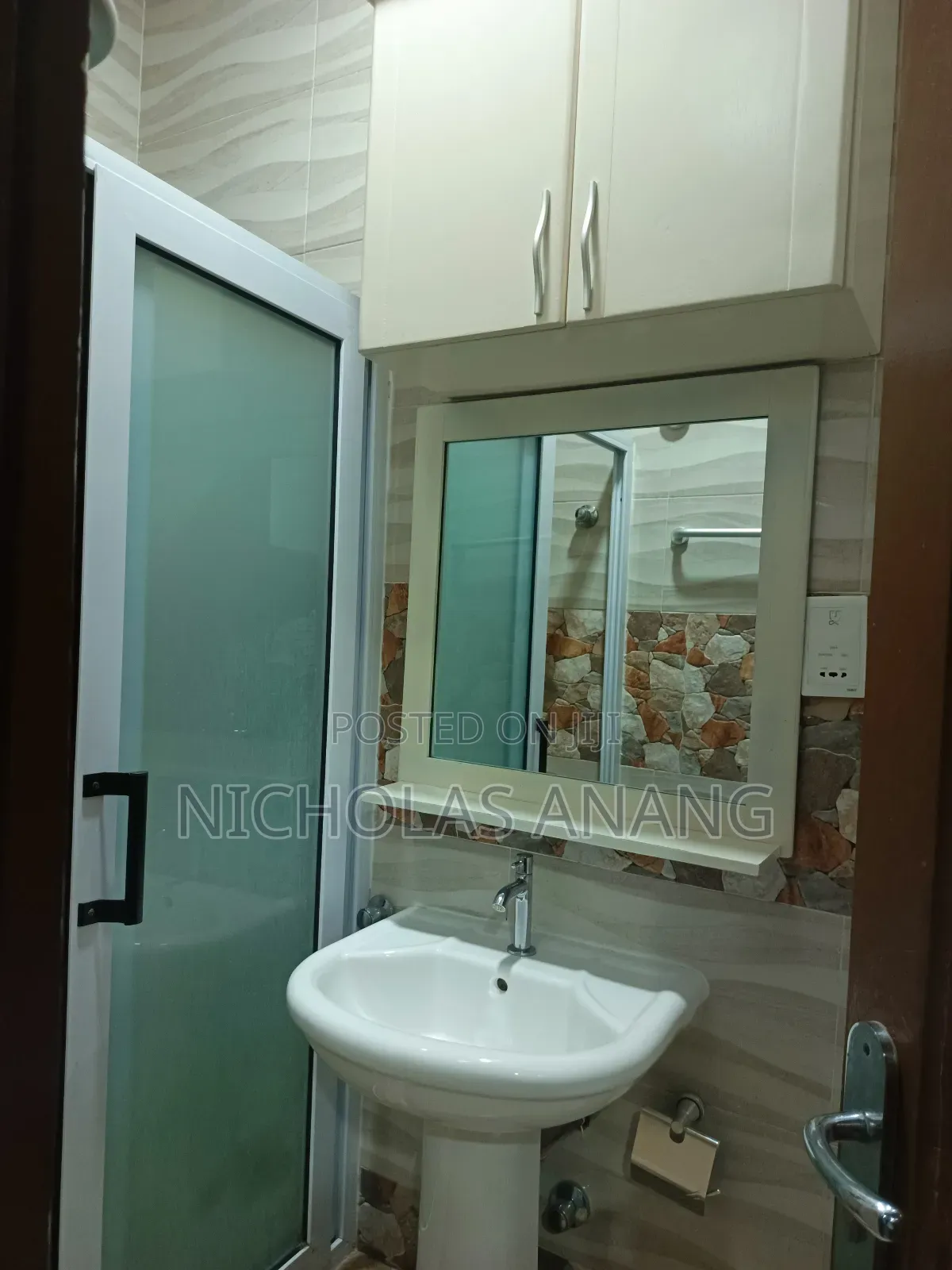 2bdrm Apartment in Dorns Properties, New Town for rent