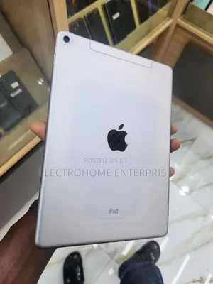 New Apple iPad Pro 9.7 (2016) 128 GB Gray