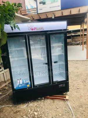 950litres 3 Doors Display Fridge Fresh in Box