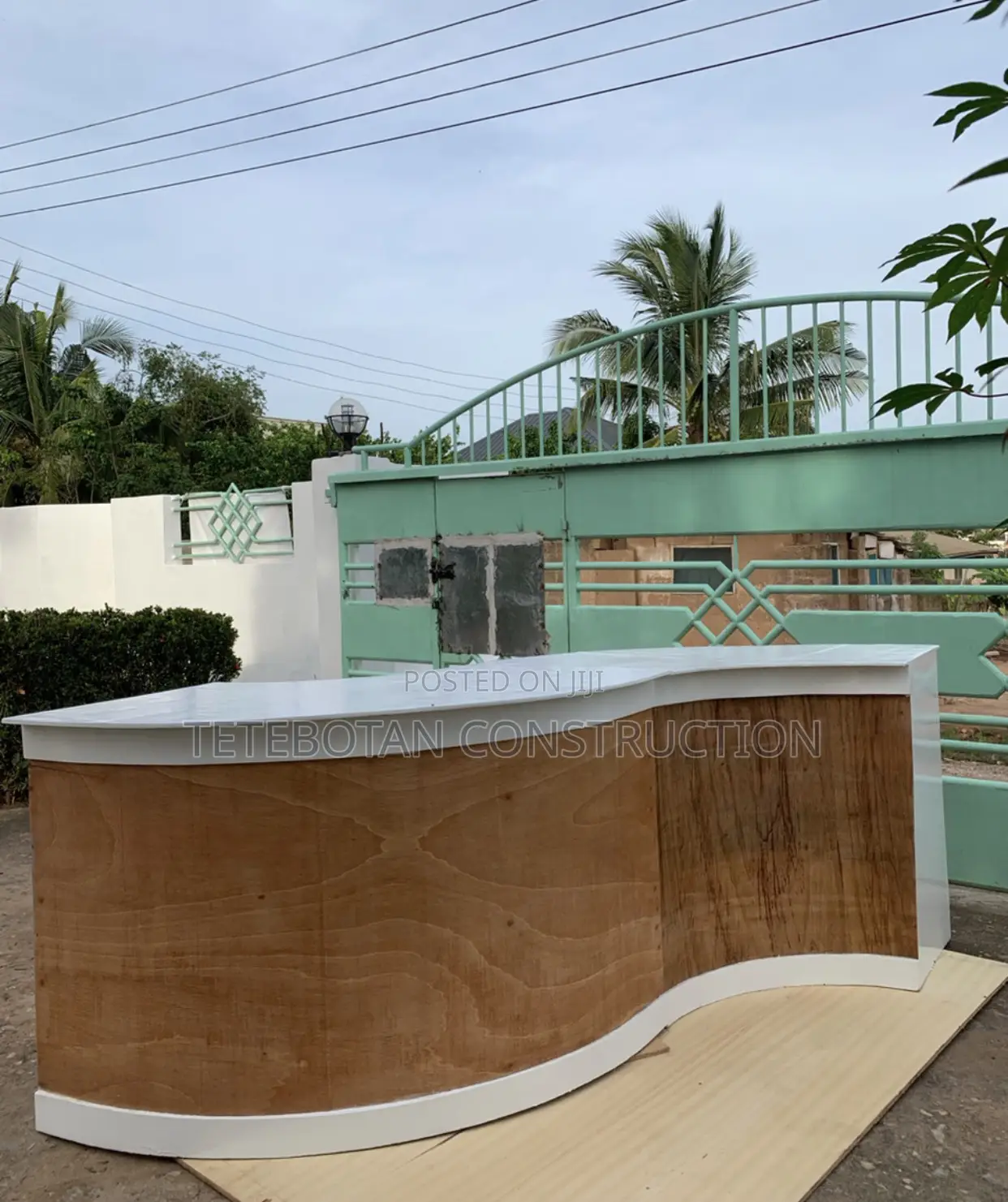 Foldable Wooden Shop / Table / Showcase Stand