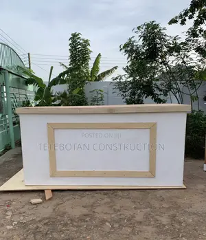 Foldable Wooden Shop / Table / Showcase Stand