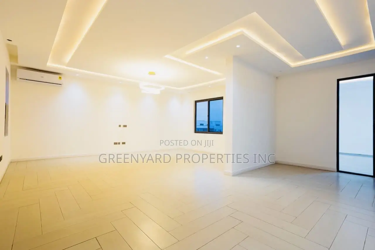 4bdrm Penthouse in East Legon for sale
