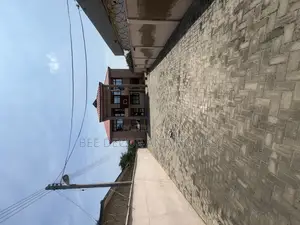 5bdrm Mansion in Bee Decor & Homes, Dzorwulu for sale