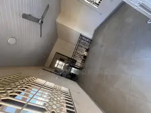 5bdrm Mansion in Bee Decor & Homes, Dzorwulu for sale