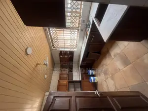 5bdrm Mansion in Bee Decor & Homes, Dzorwulu for sale