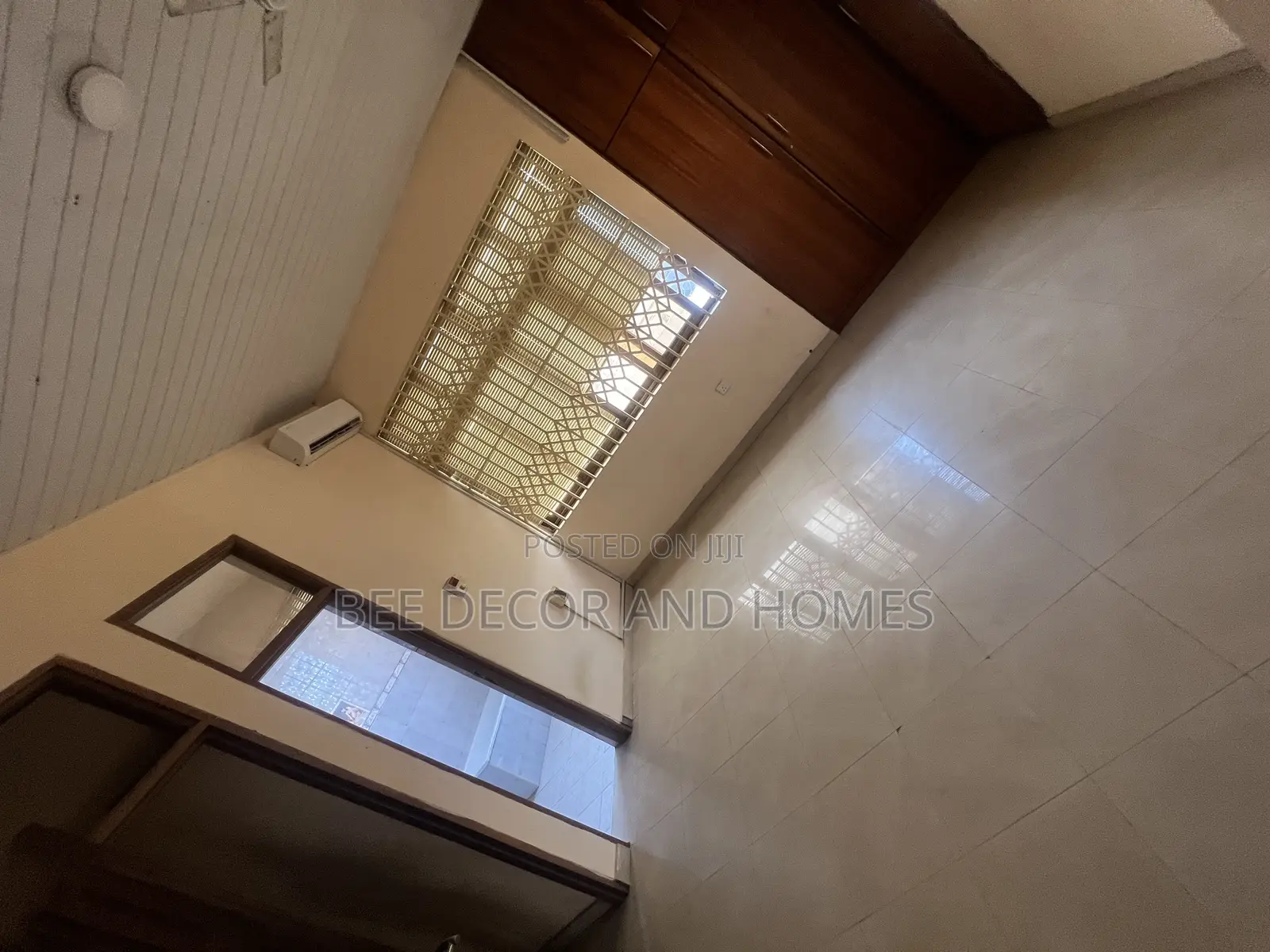 5bdrm Mansion in Bee Decor & Homes, Dzorwulu for sale
