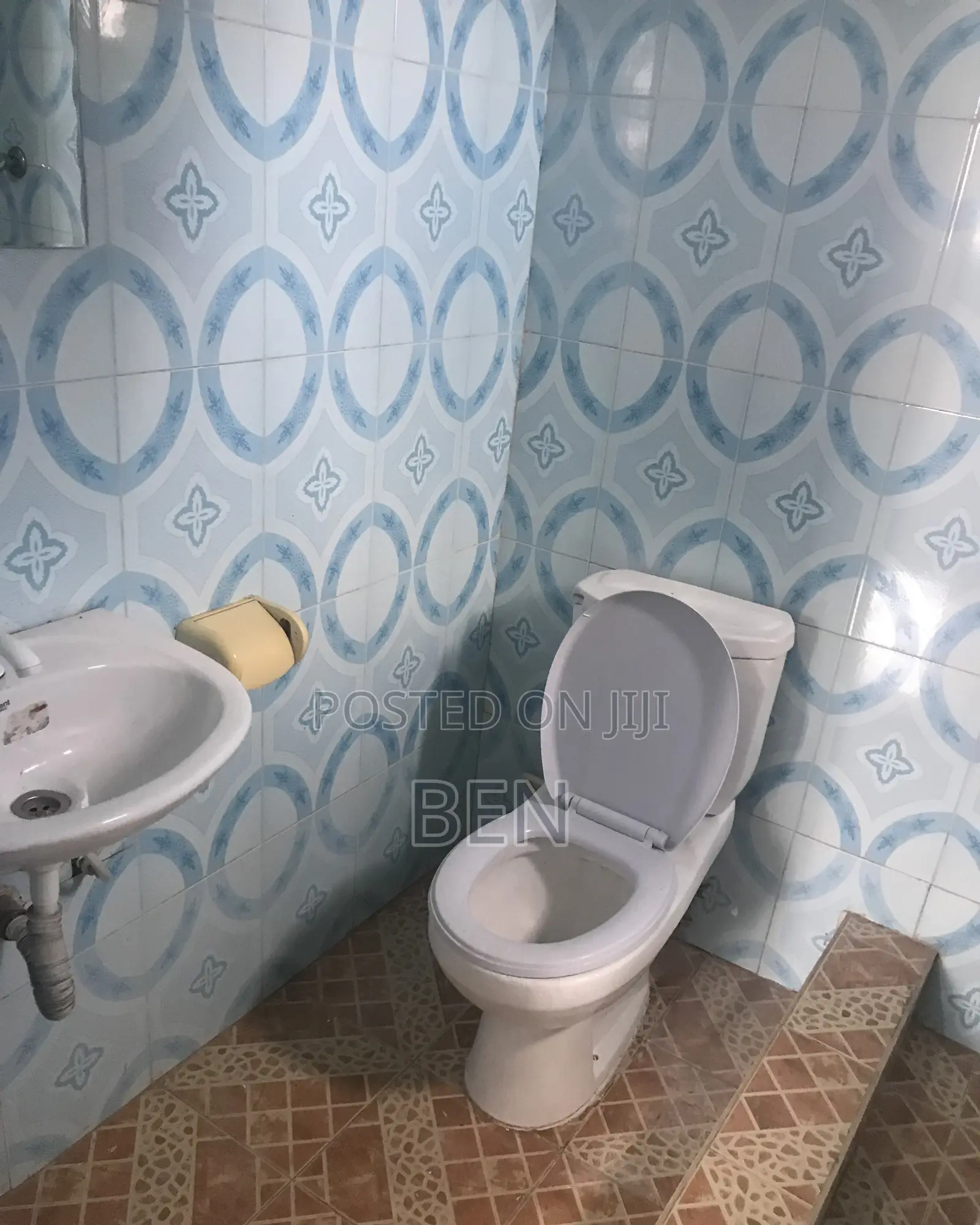 2bdrm Apartment in Chantan - Mile 7, Achimota for rent