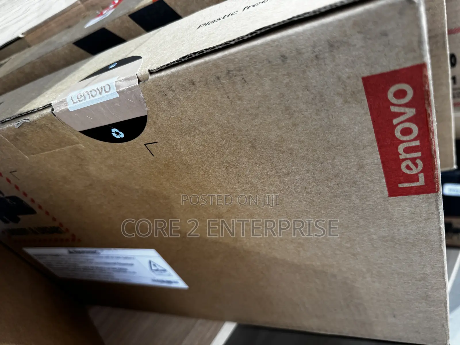 New Laptop Lenovo Yoga 710 8GB AMD Ryzen SSD 512GB