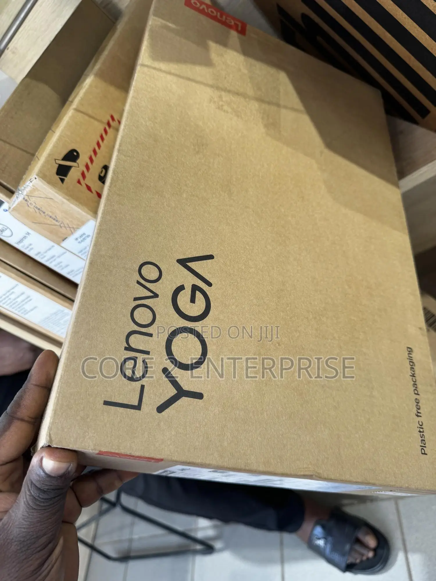 New Laptop Lenovo Yoga 710 8GB AMD Ryzen SSD 512GB