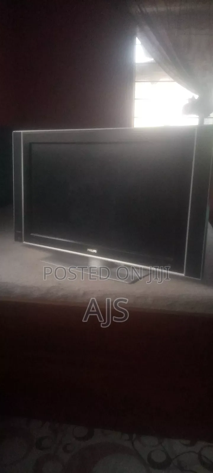 Nice Philips Flattv Analog 32inches For Sale