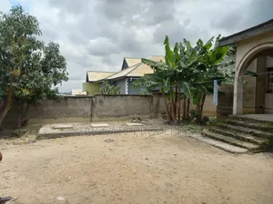 6bdrm House in Asokore Mampong,, Kumasi Metropolitan for sale