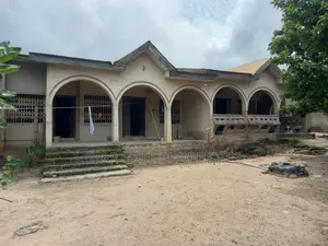6bdrm House in Asokore Mampong,, Kumasi Metropolitan for sale