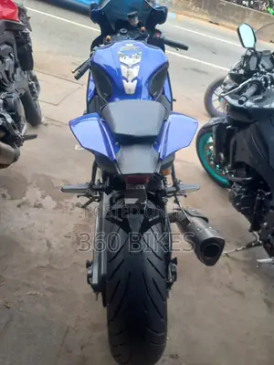 Yamaha R6 2022 Blue