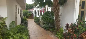6bdrm House in Dki Properties, Dzorwulu for sale