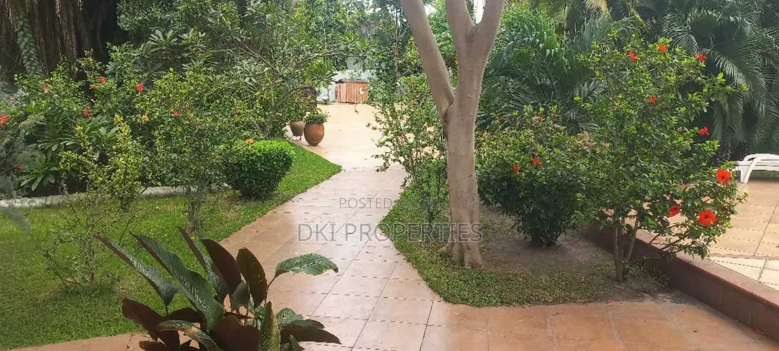 6bdrm House in Dki Properties, Dzorwulu for sale
