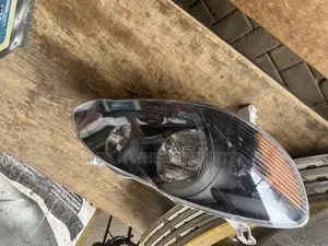 Corolla S 2003-7 Headlight Black