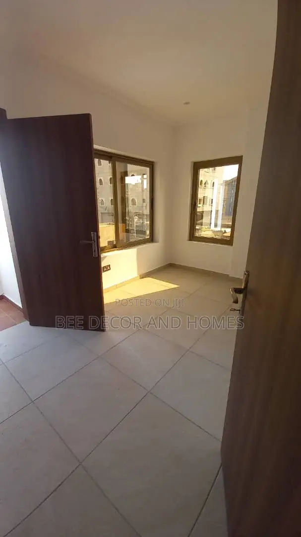 Furnished 2bdrm Apartment in Bee Decor & Homes, Dzorwulu for sale