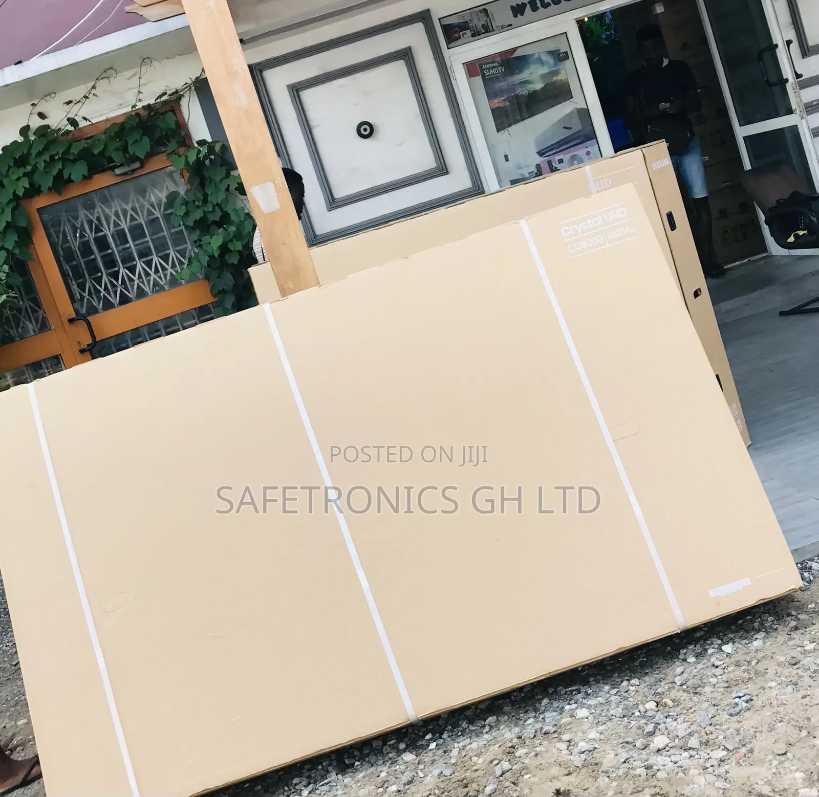 Essential 85”LED UHD Smart Samsung Q60 Tv 