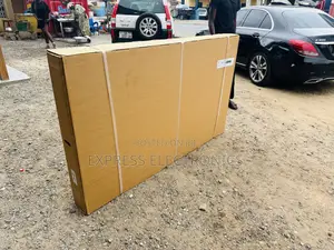 Glossy Slim UHD Smart Samsung 75”Cu7000