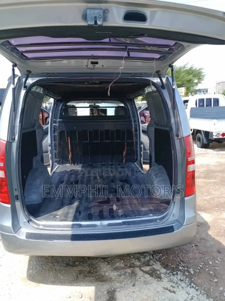 Hyundai Starex 2015 Grey