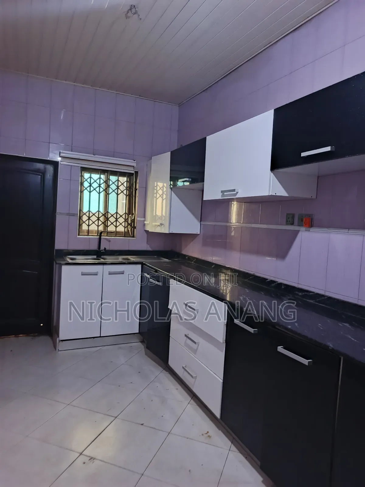 3bdrm Apartment in The Dorns Properties, New Town for rent
