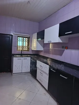 3bdrm Apartment in The Dorns Properties, New Town for rent