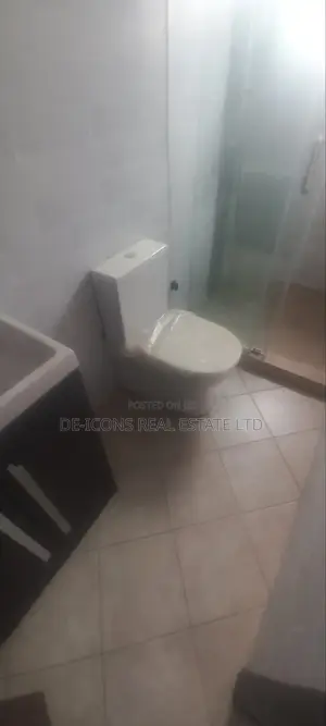 4bdrm Mansion in De-Icons Real Estate, Awutu Senya East Municipal