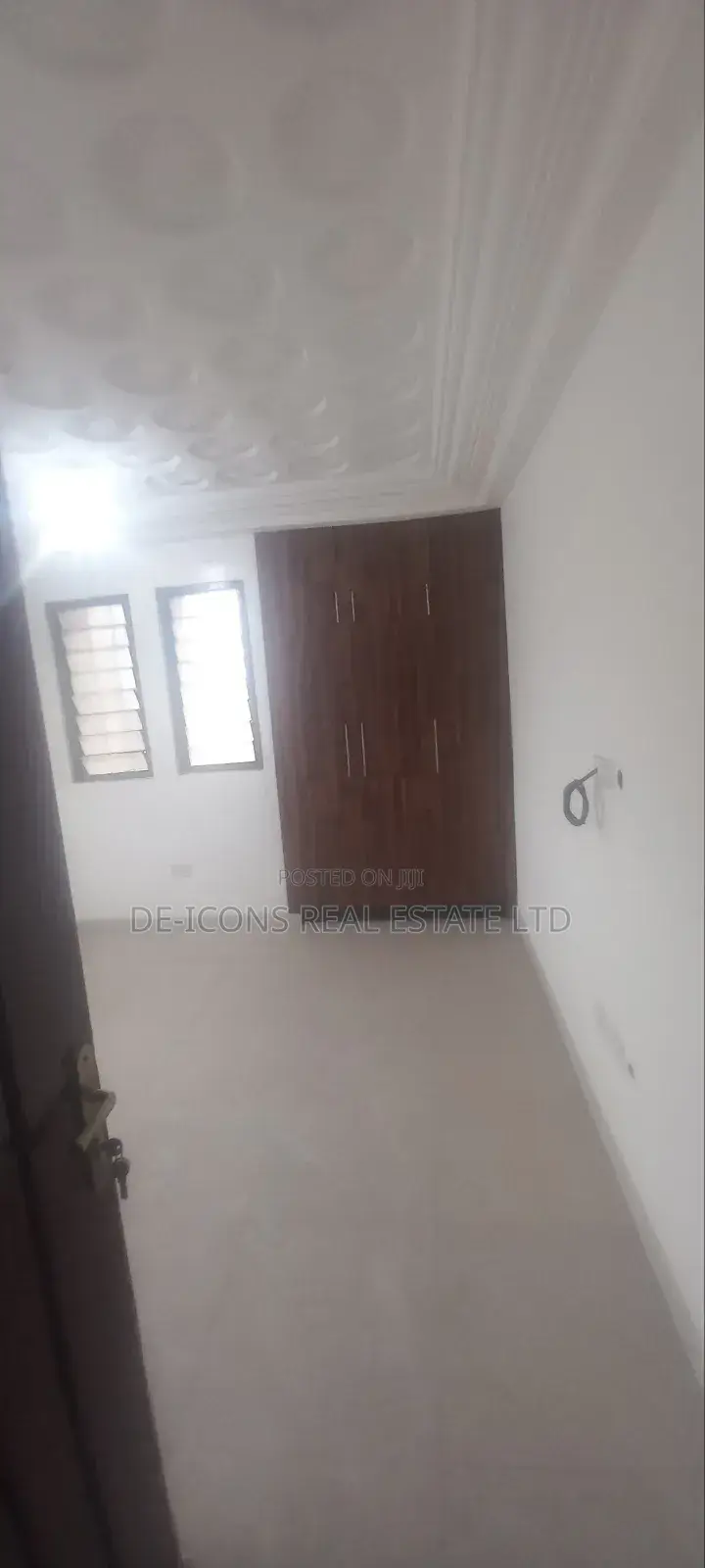 4bdrm Mansion in De-Icons Real Estate, Awutu Senya East Municipal