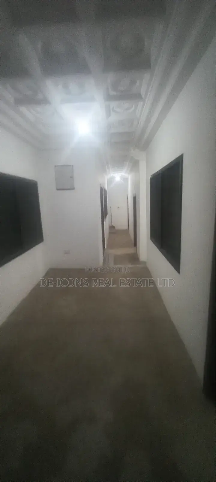 4bdrm Mansion in De-Icons Real Estate, Awutu Senya East Municipal