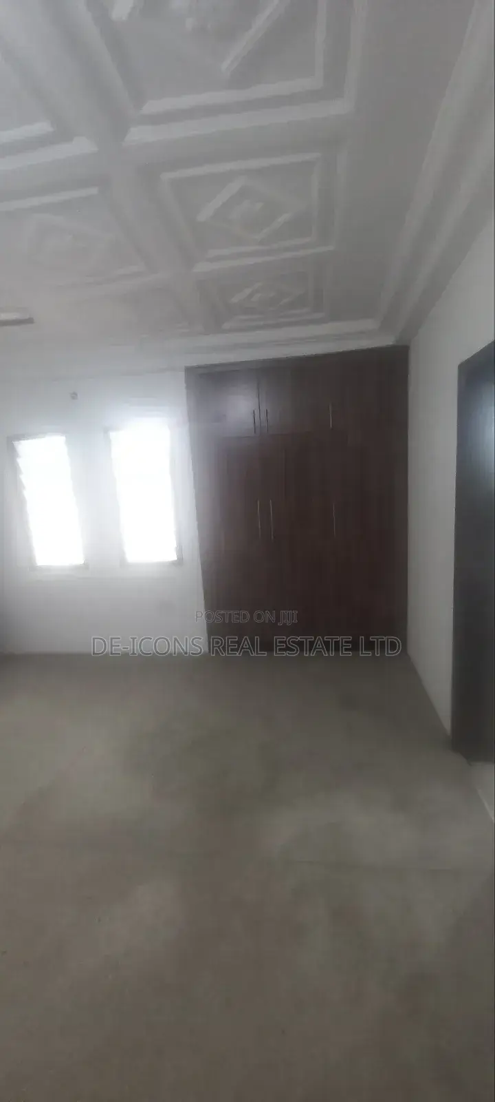 4bdrm Mansion in De-Icons Real Estate, Awutu Senya East Municipal