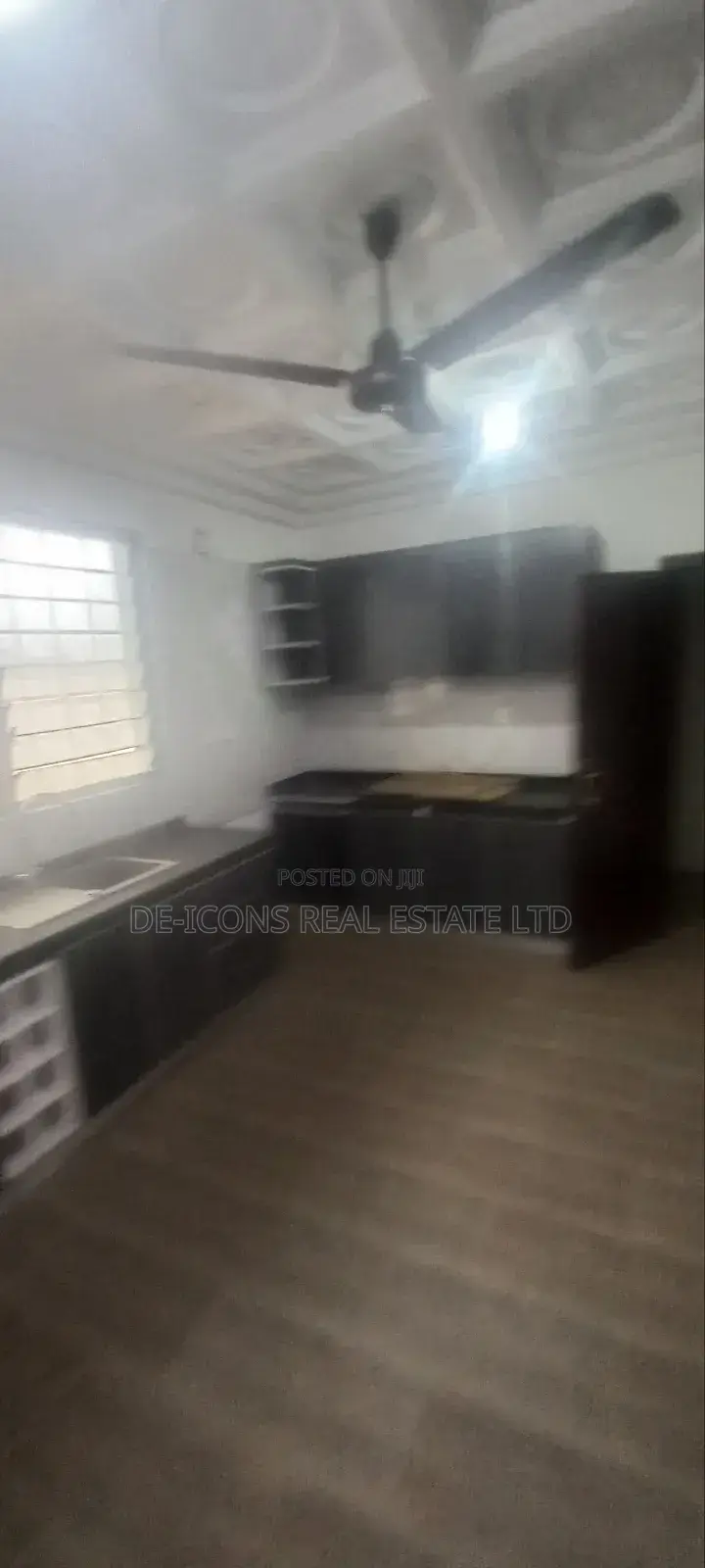 4bdrm Mansion in De-Icons Real Estate, Awutu Senya East Municipal