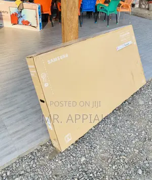 Adorable Samsung 55cu8000 55” Uhd Smart Television.