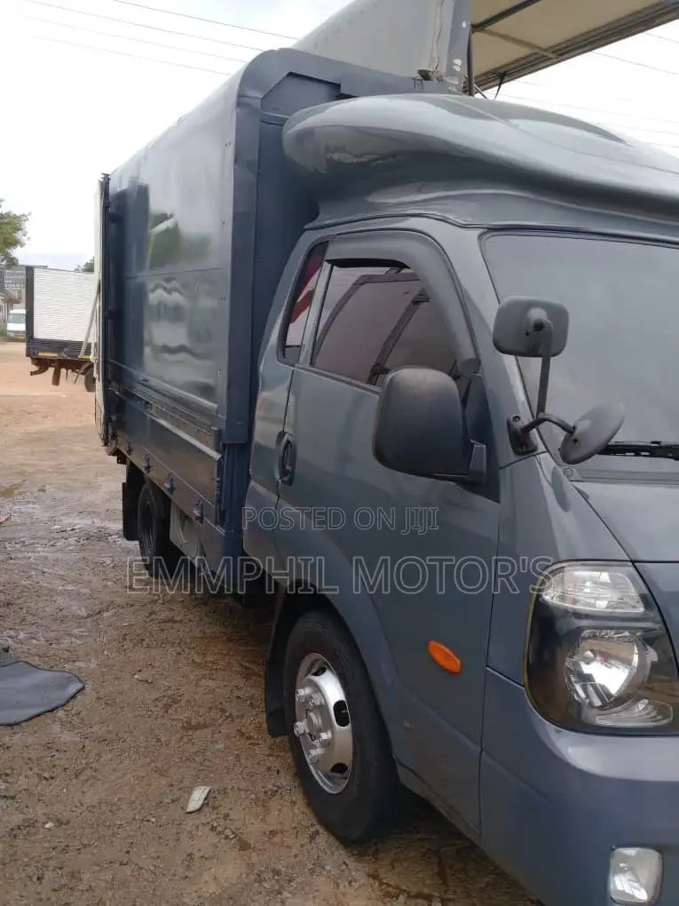 2016 Kia Bongo 3 Wing Body Truck.