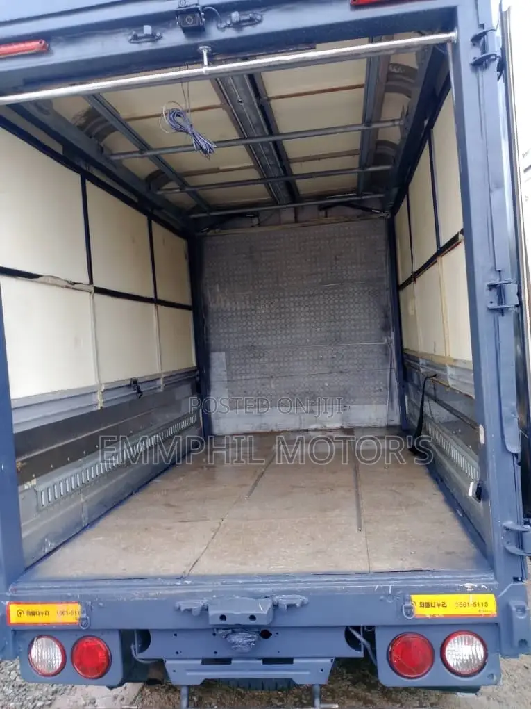 2016 Kia Bongo 3 Wing Body Truck.