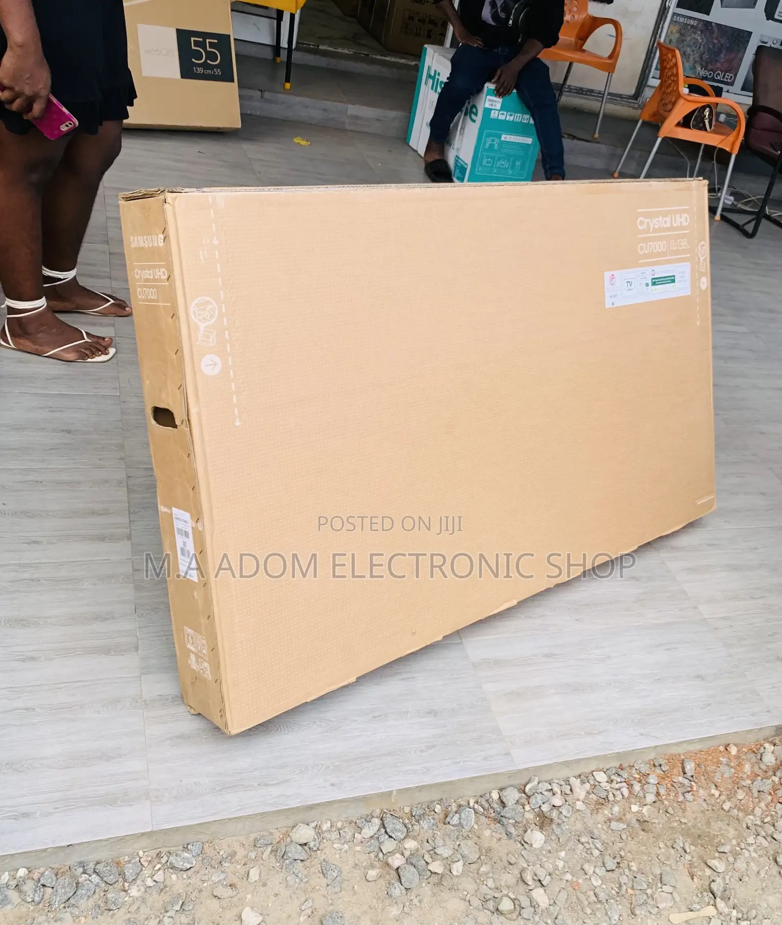 Well Designed Samsung 55CU8000 55” Uhd Smart Television.