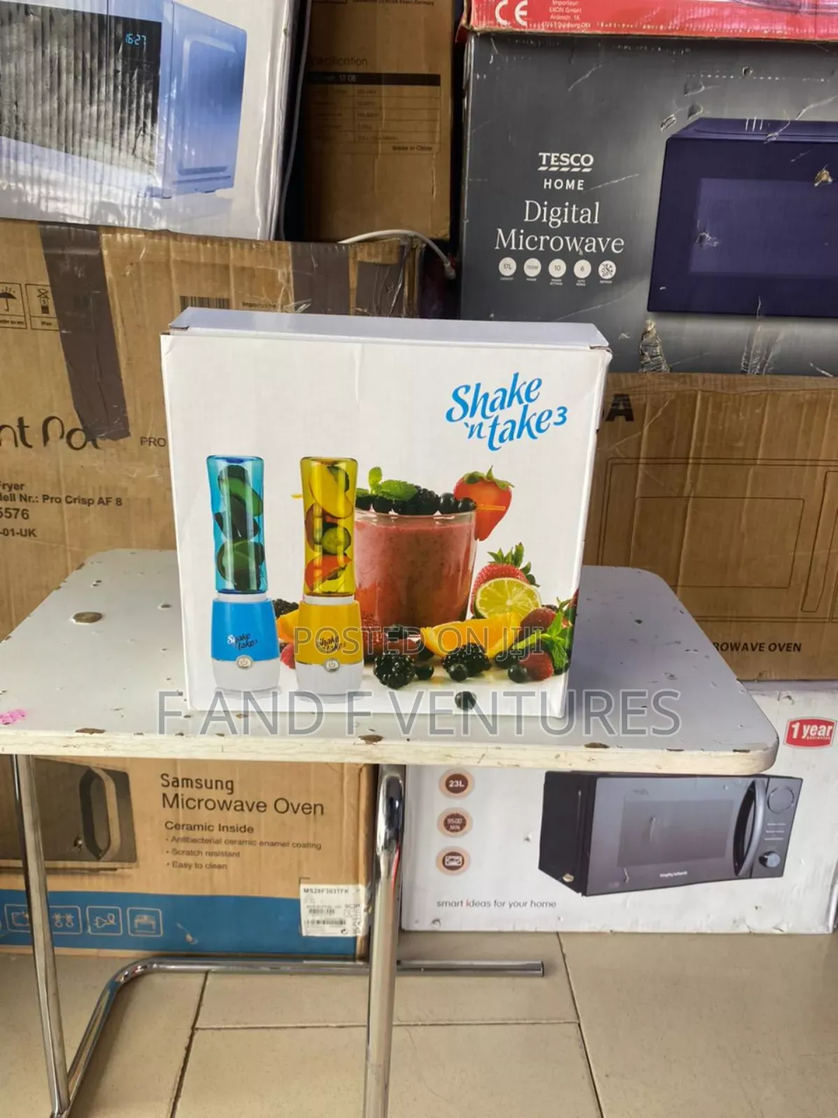 Fruit Blender With Two Bottles