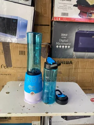 Fruit Blender With Two Bottles