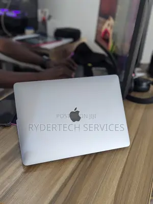 Laptop Apple MacBook Pro 2020 8GB Intel Core i7 SSD 256GB