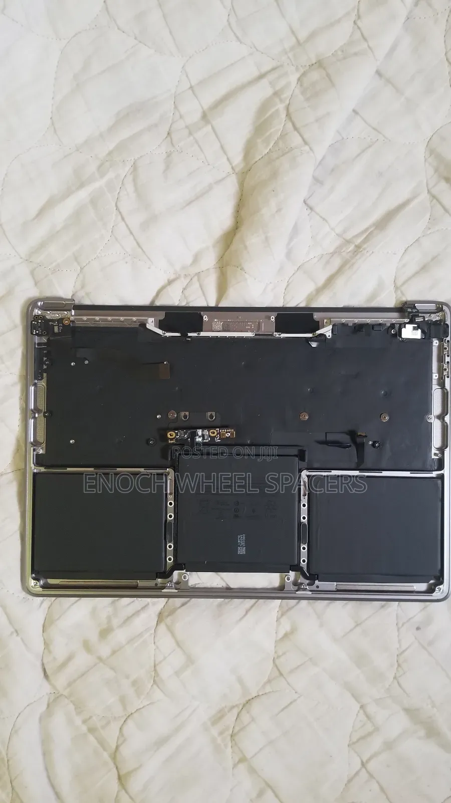 2020 Macbook 13" Keyboard + Battery