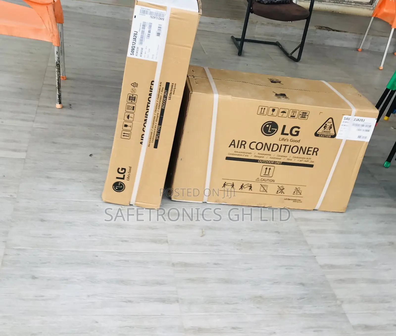 Available 1.5hp R410 Non-Inverter White Gas LG