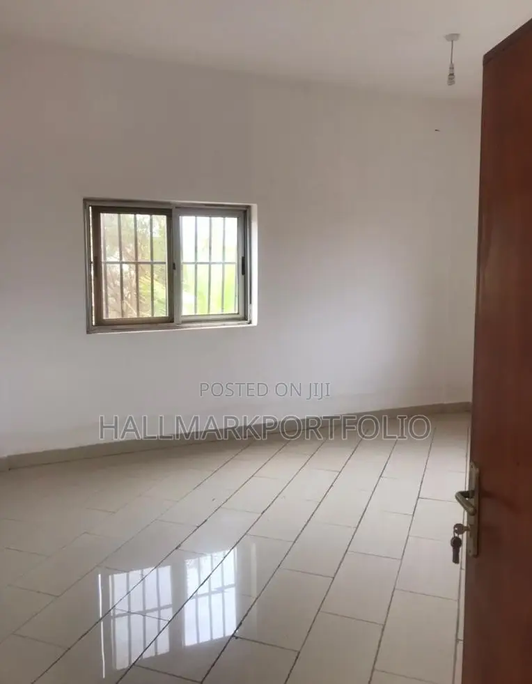 3200 SQM Warehouse Tema Industrial Area