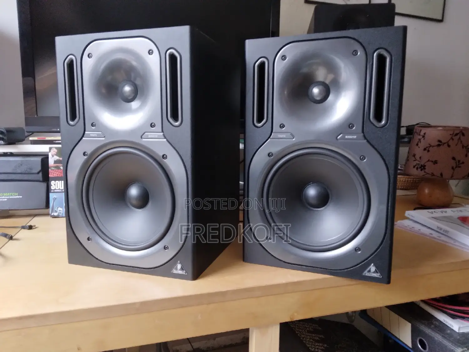 Behringer Truth B2031p Studio Monitor