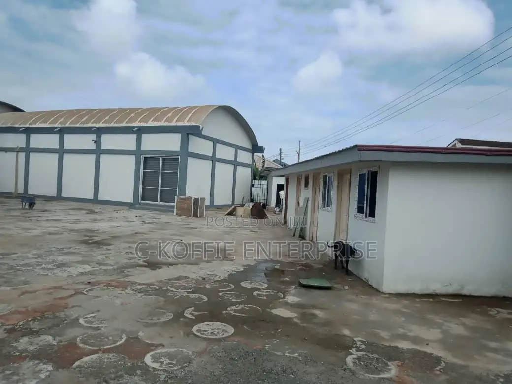 450 SQM Warehouse at Tema