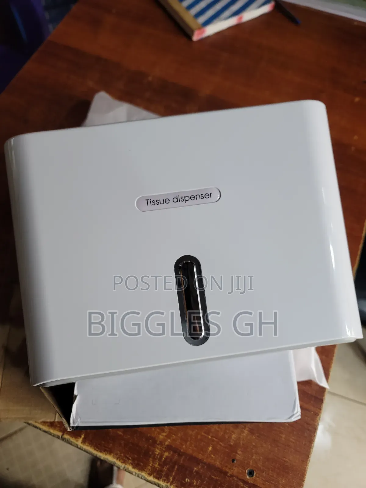 Tissue Dispenser