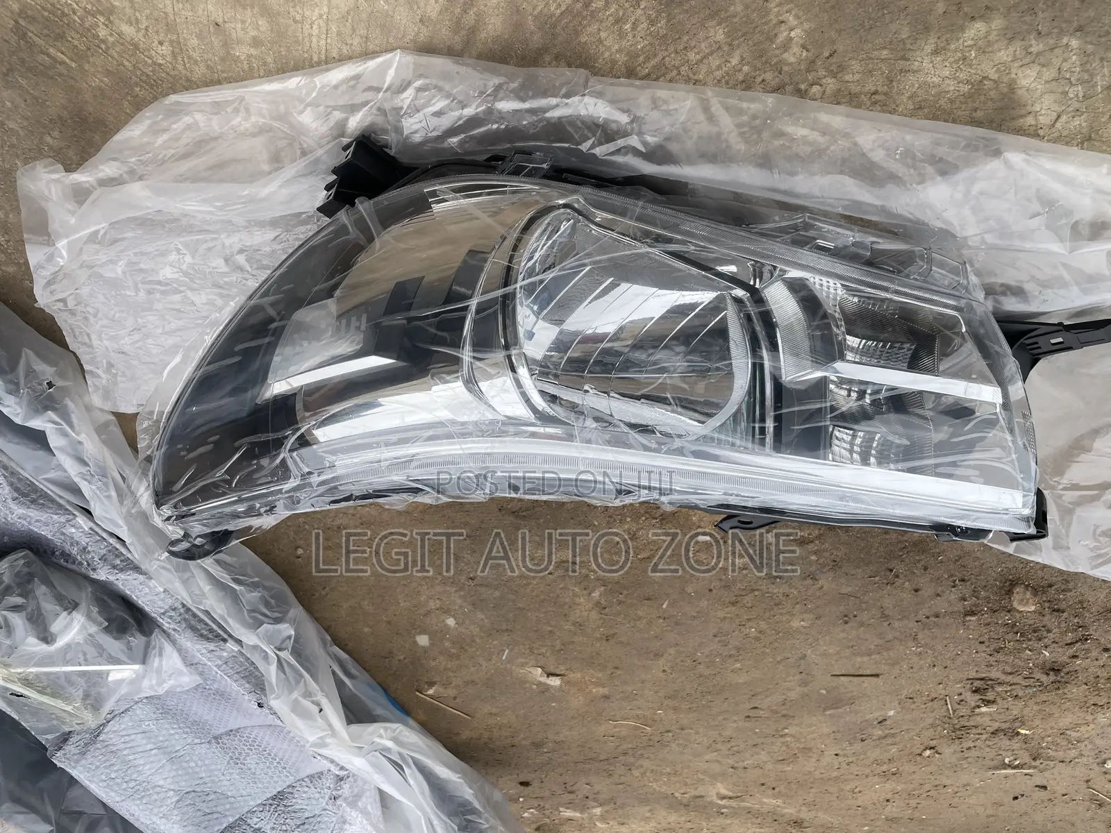 Toyota Hulix 2016,2018 Headlight