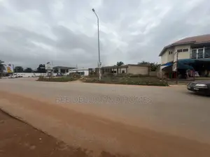 Major Road Land With Uncompleted House