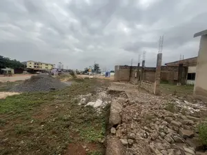 Major Road Land With Uncompleted House