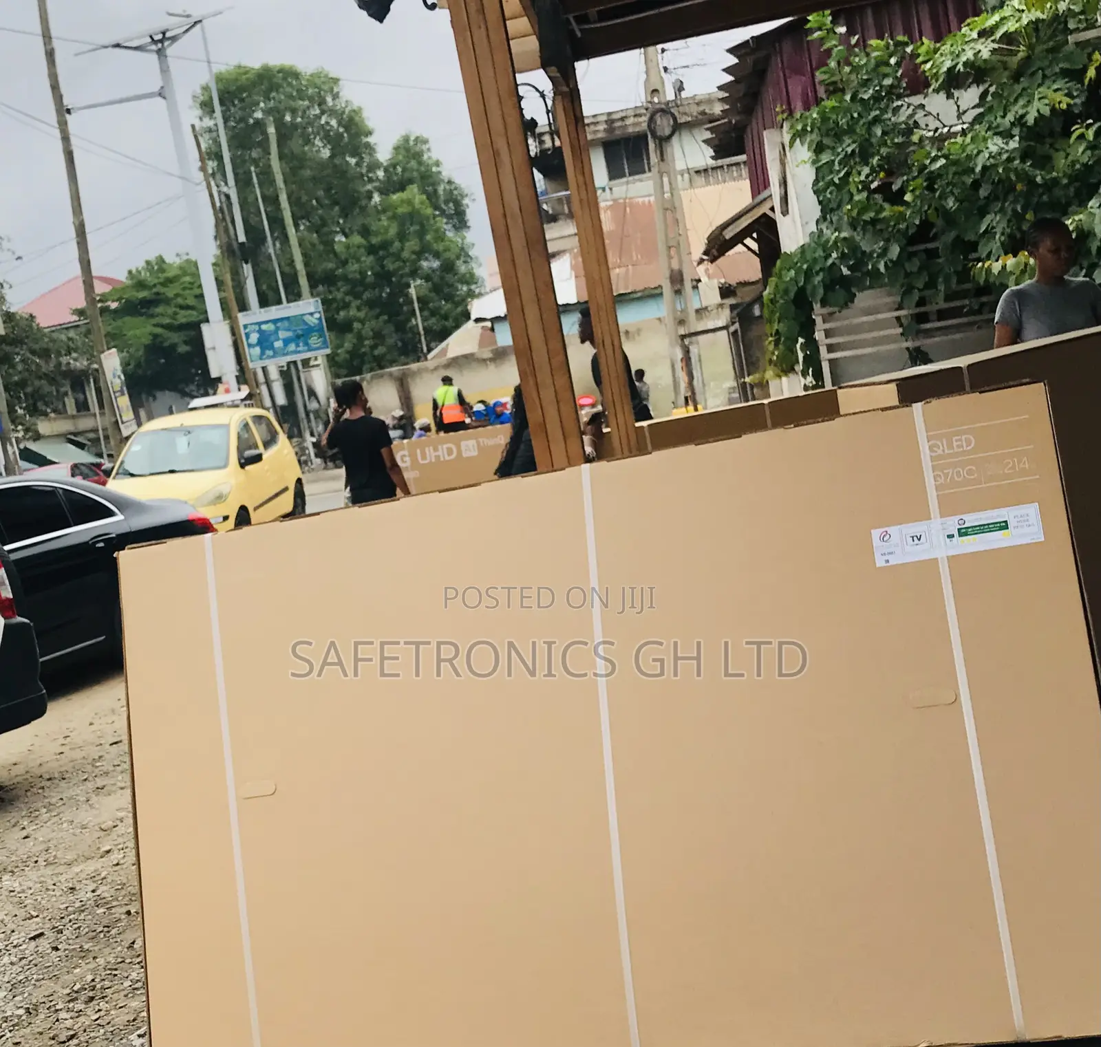 Essential Qled Smart 85”Q70 UHD Samsung Sleek Tv 